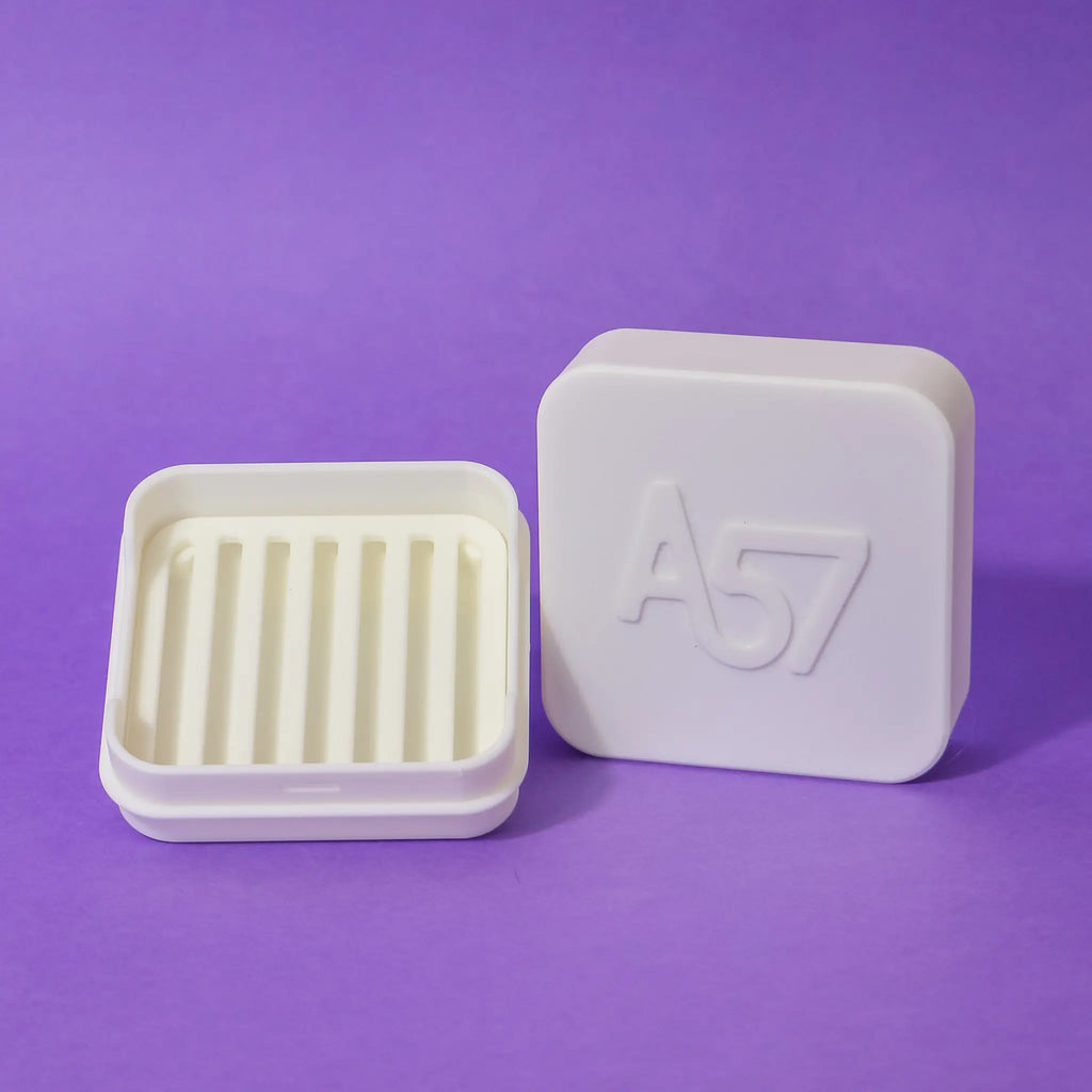 Caja de Viaje A57 con barras de shampoo y acondicionador sólidos
